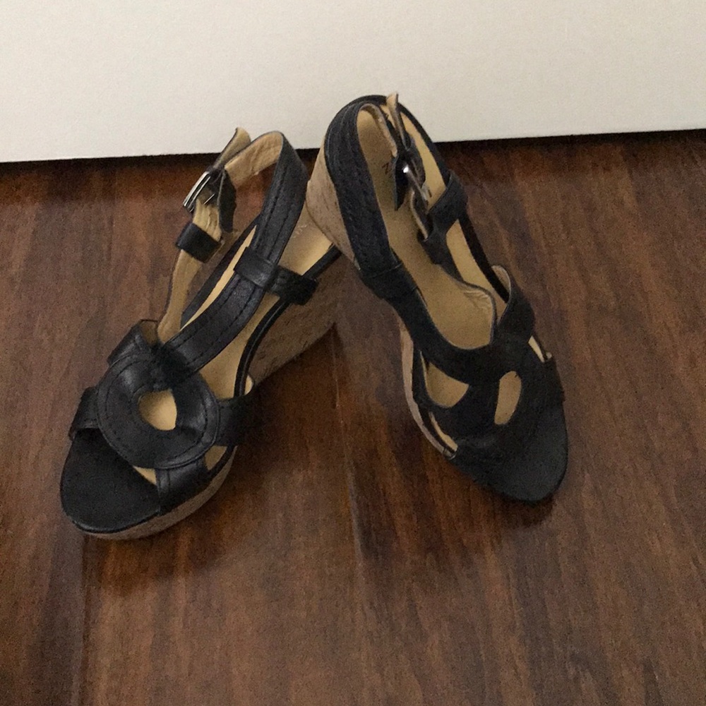 Nine West black leather platform sandal shoes 7